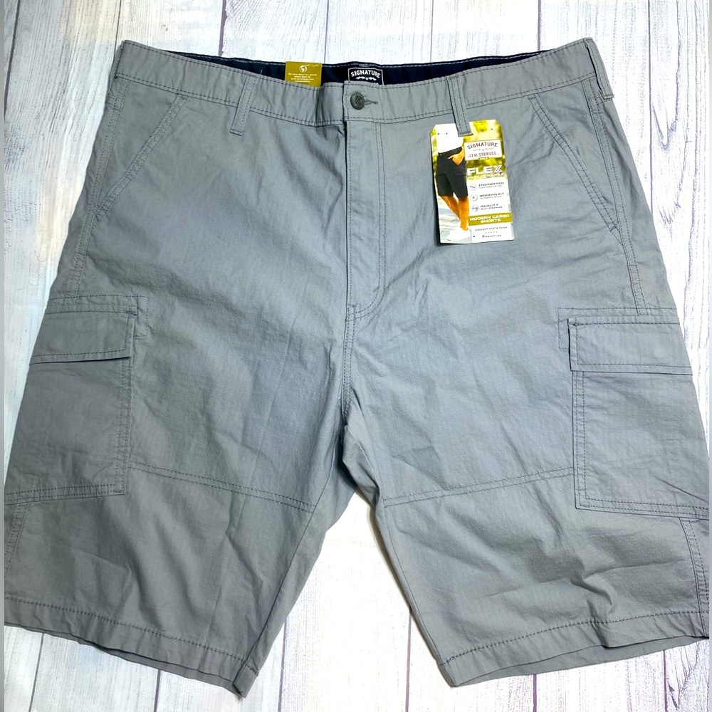 NWT Levi's Cargo Shorts Men's 42 Premium Flex Performance Straight Golf Casual